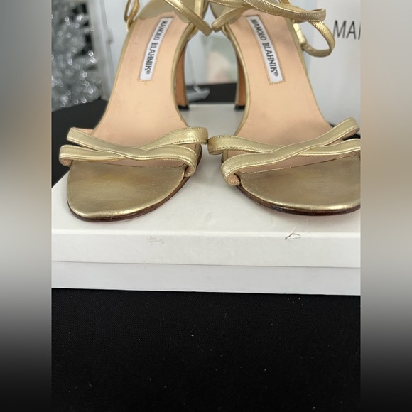 Manolo Blahnik gold metallic ankle strap heels (37) 6.5 - 7 - Picture 9 of 13